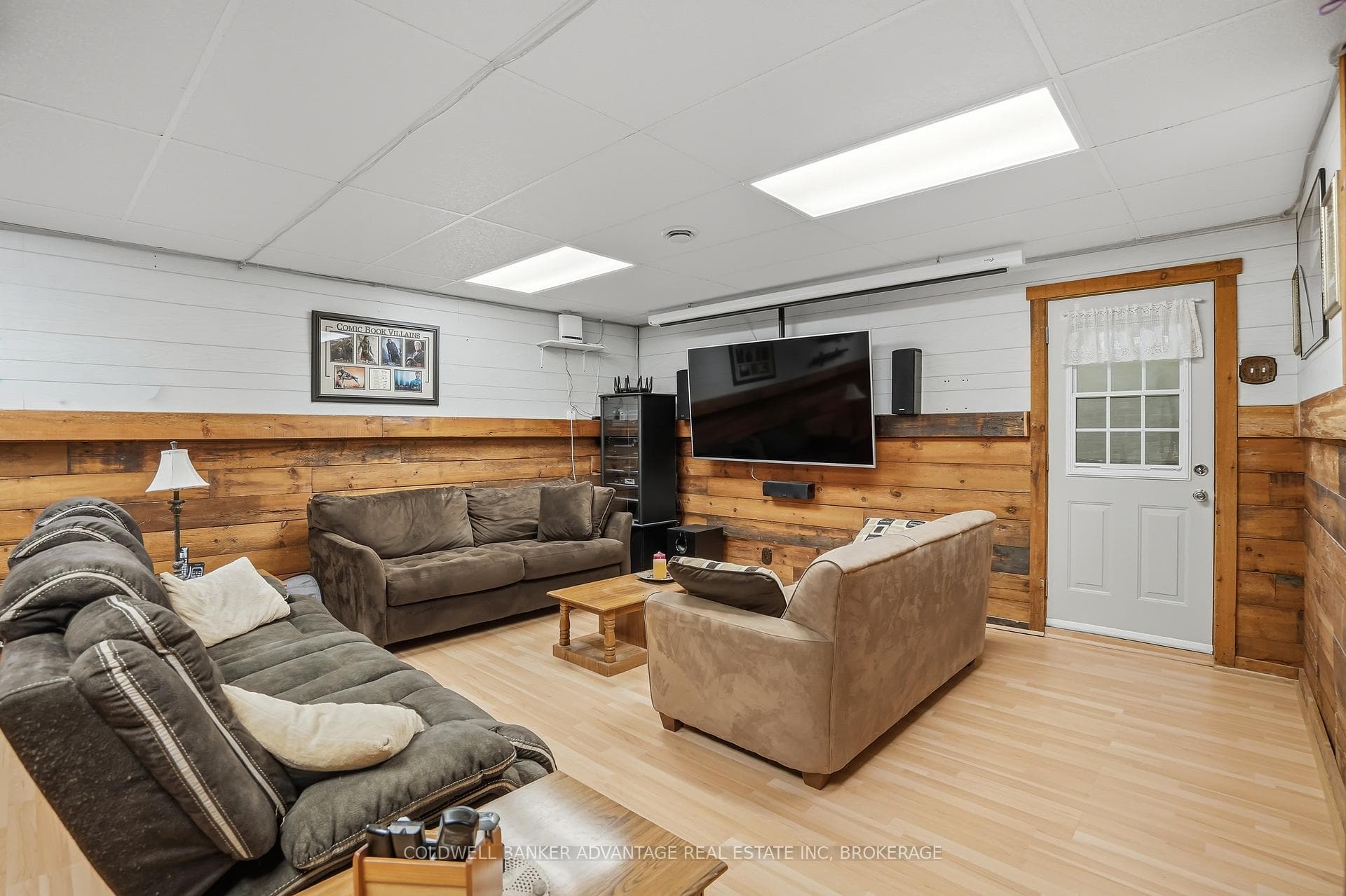 2859 Chippawa Road photo 22