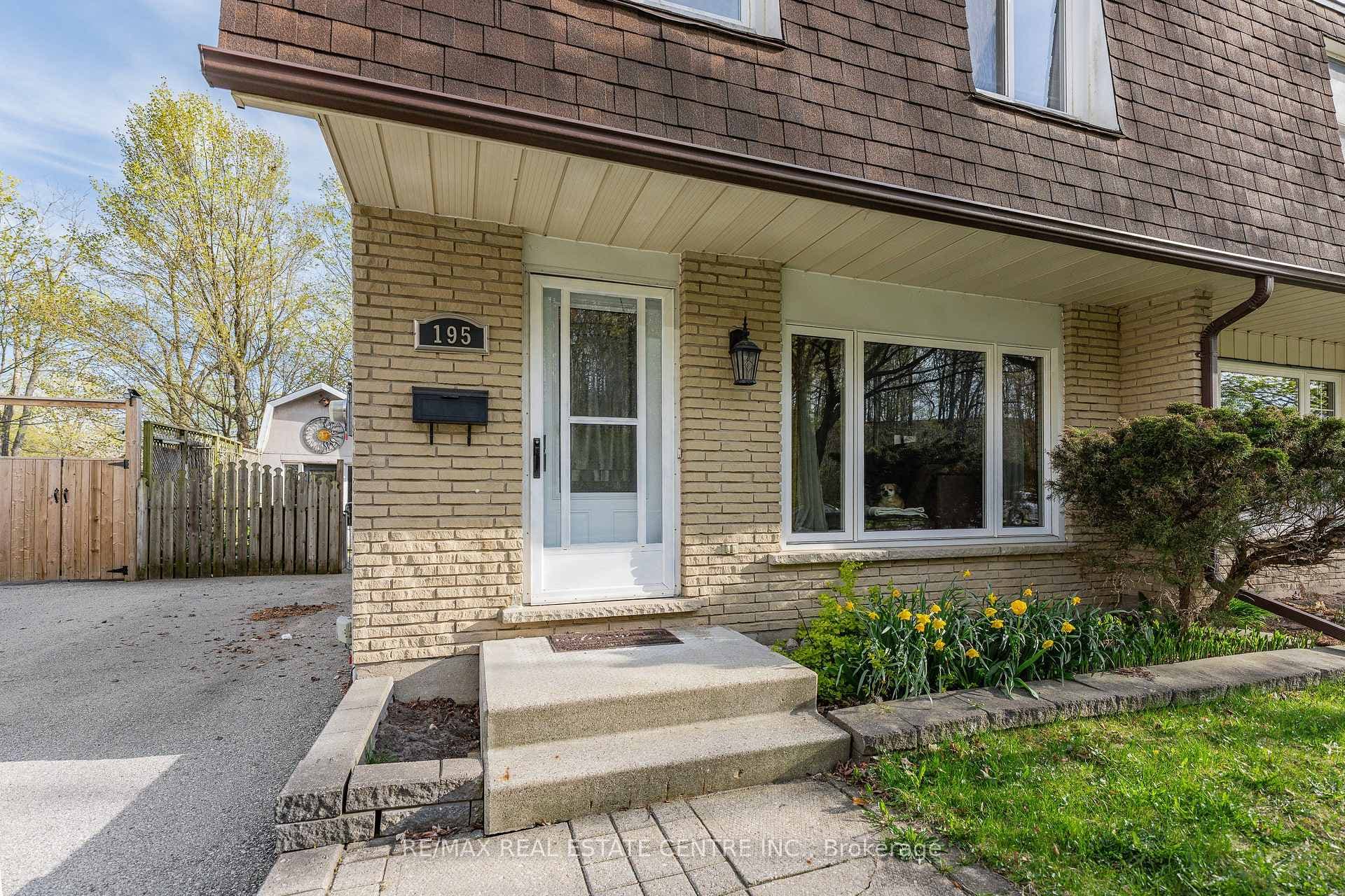 195 OLD CARRIAGE Drive photo 4