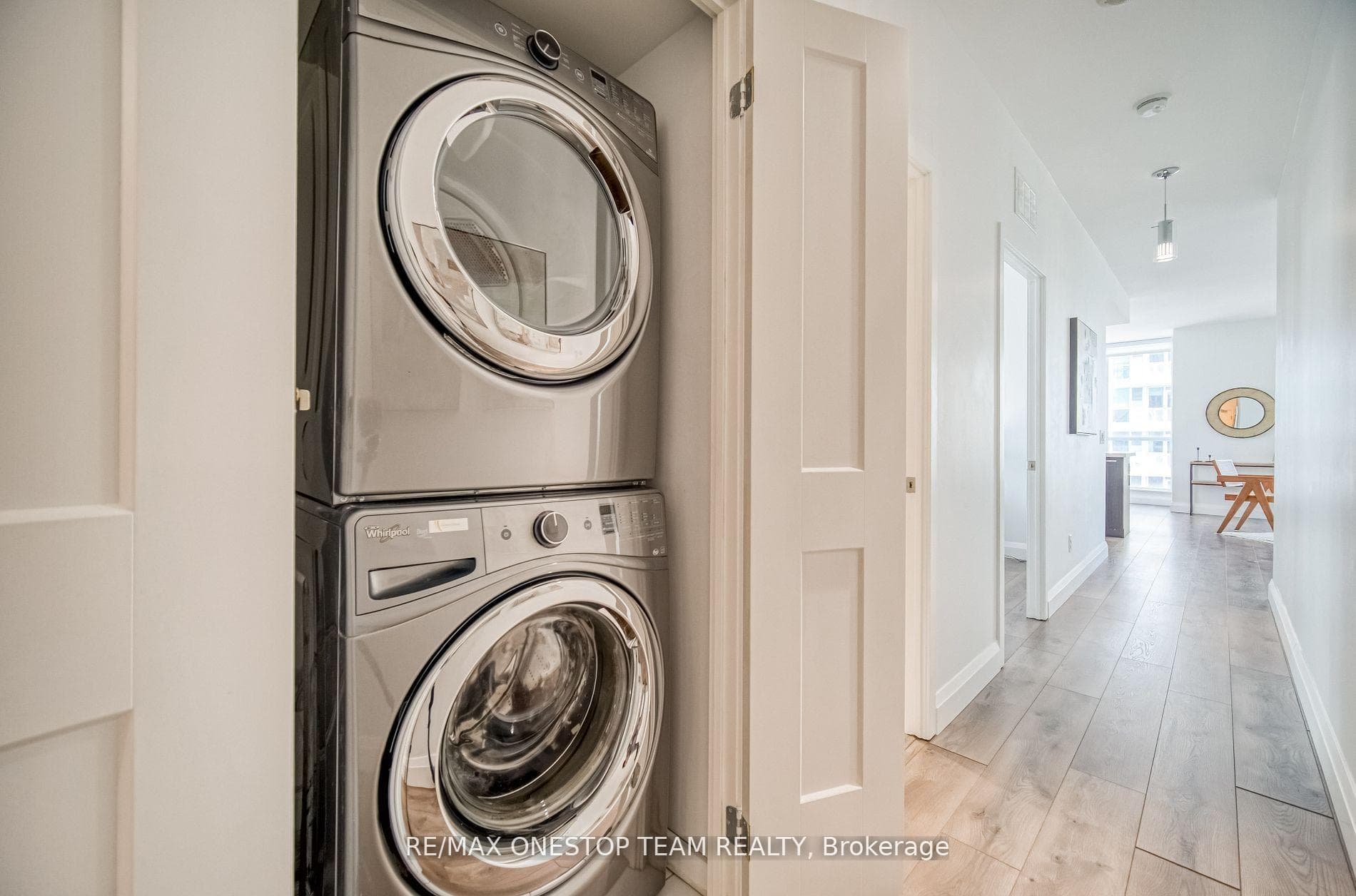 218 Queens Quay Unit 1002 photo 25