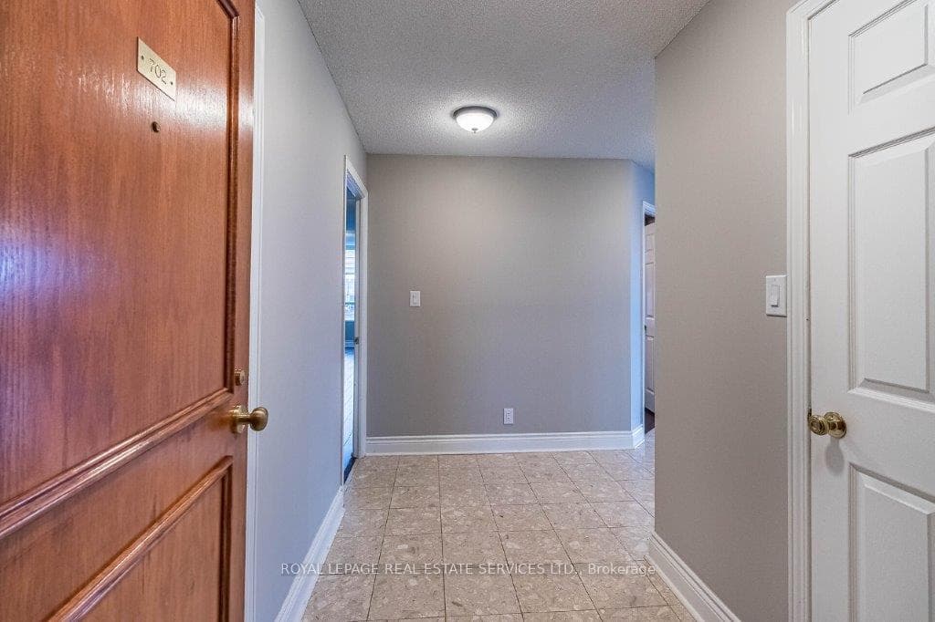 1 Aberfoyle Crescent Unit 702 photo 9