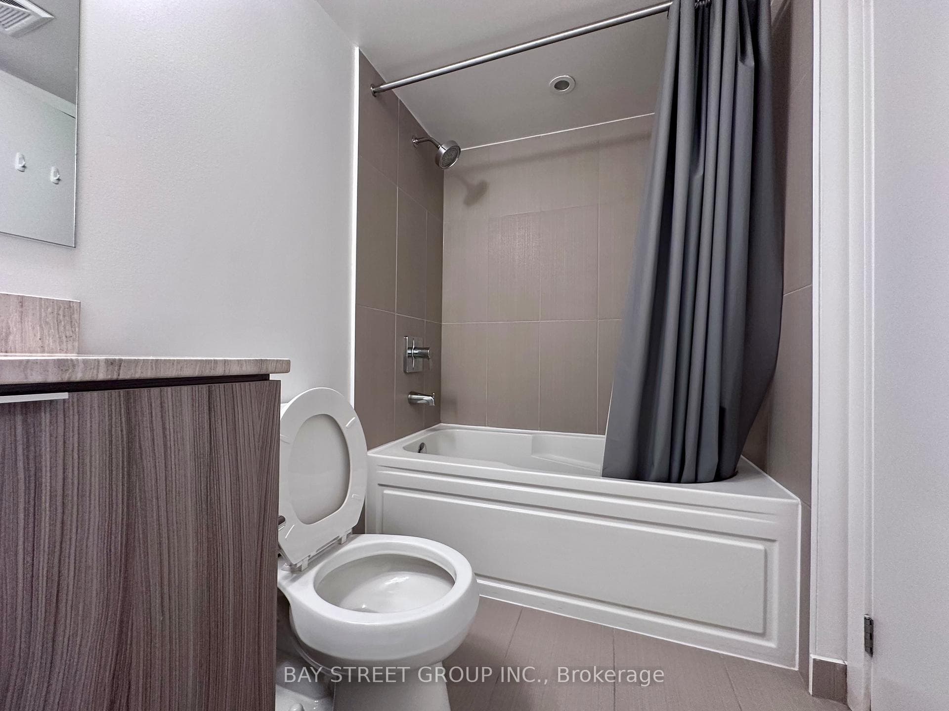 955 Bay Street Unit 821 photo 14