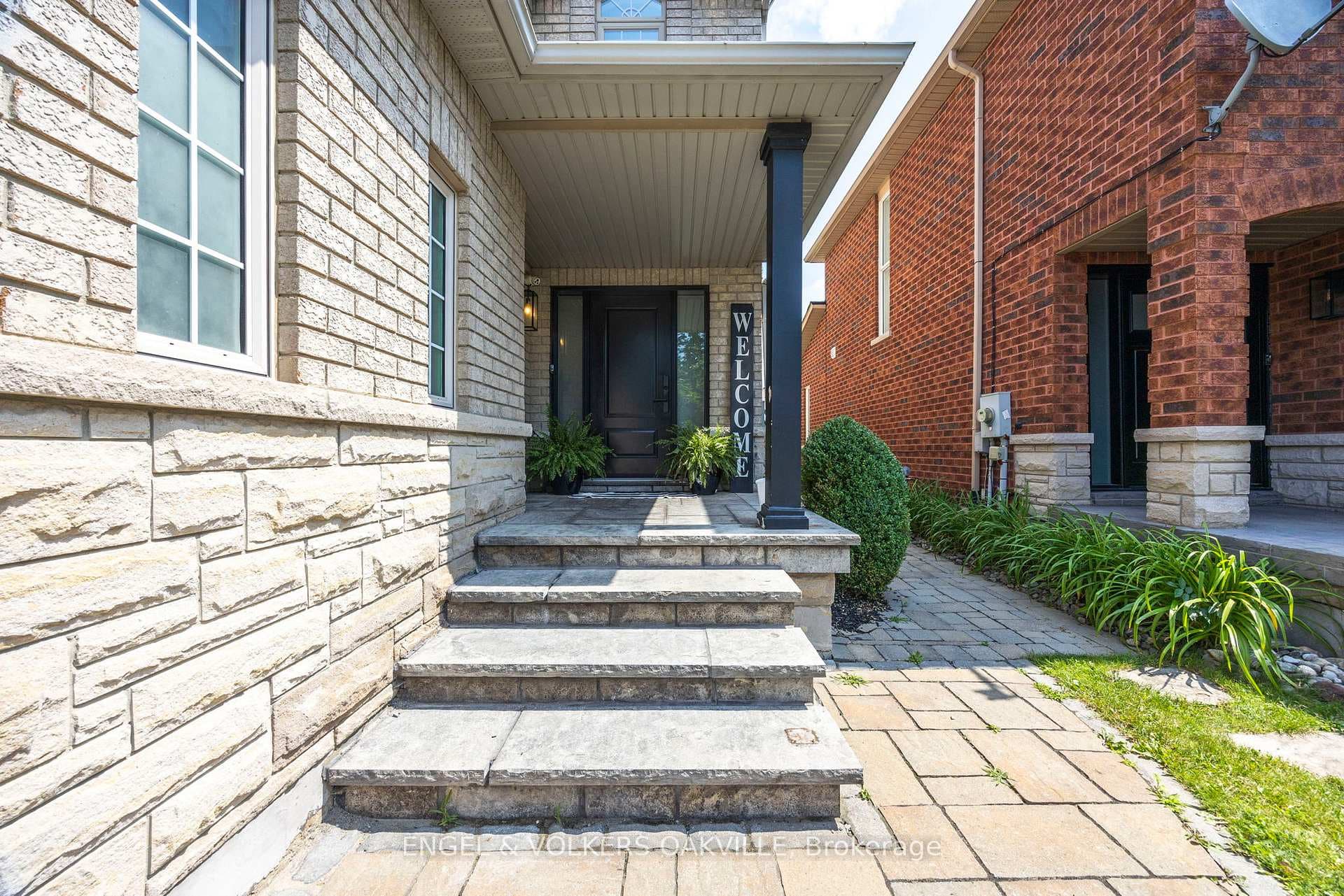 7 Natureway Court photo 3