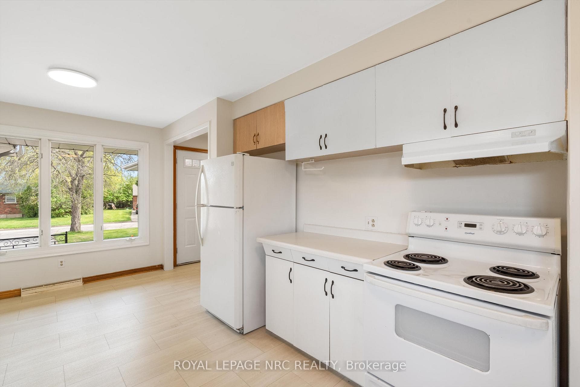 4 Byrne Boulevard photo 11