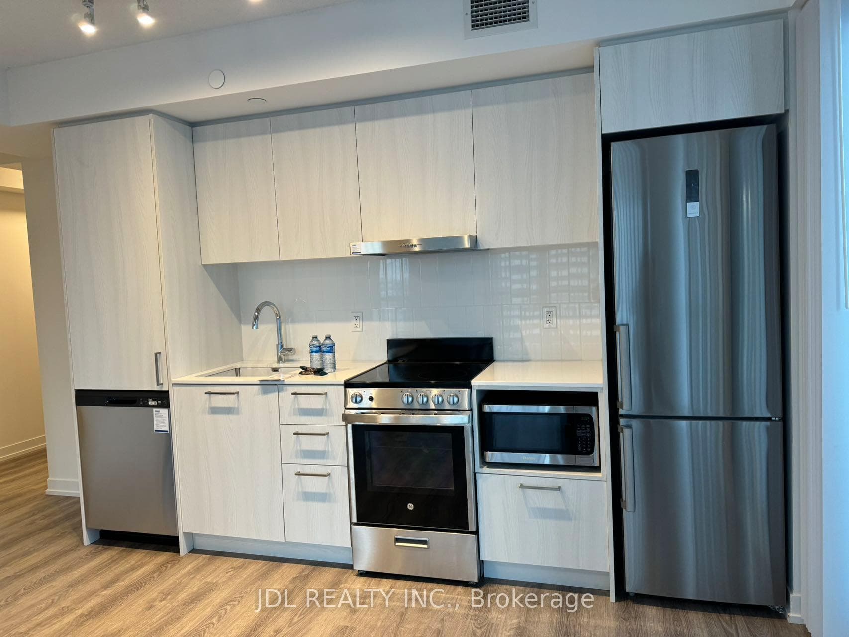 195 commerce Street Unit 1215 photo 2