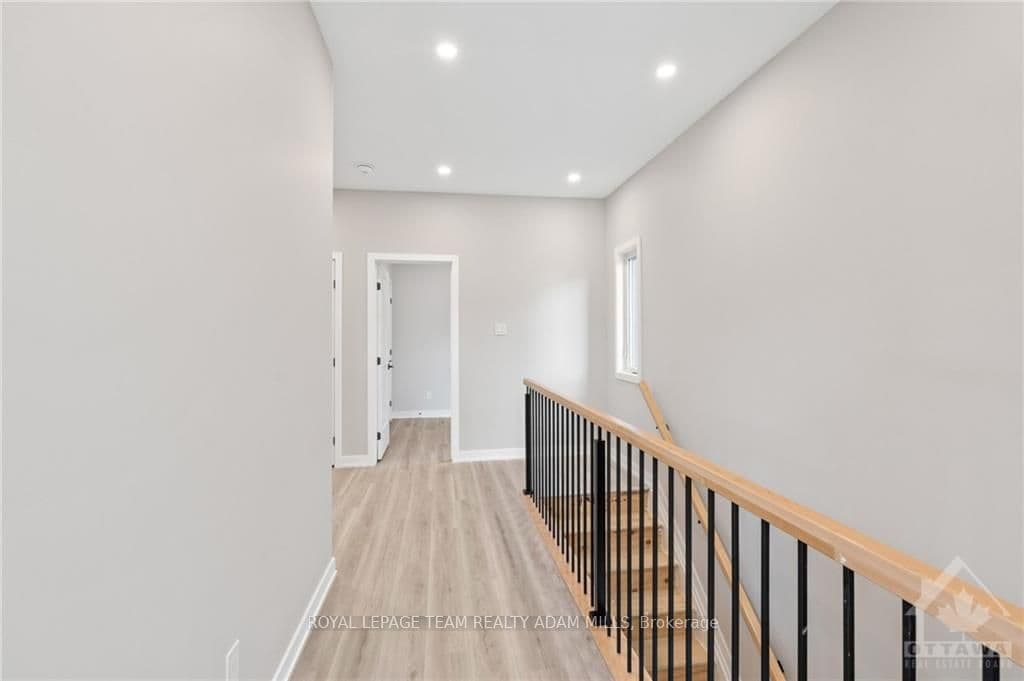 306 LANARK Avenue Unit D photo 19