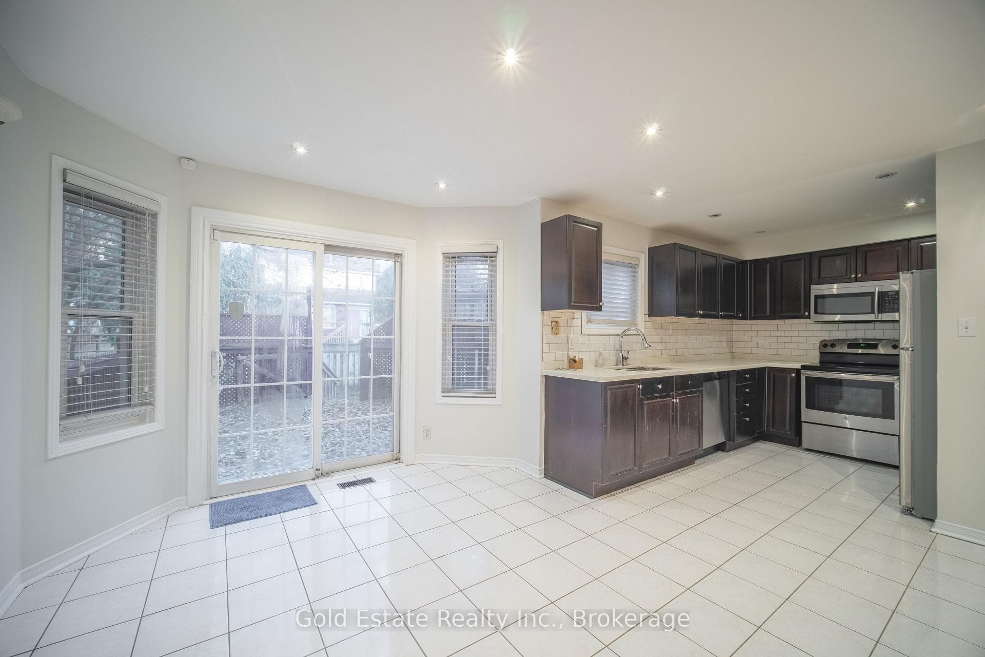 3850 Cedar Hedge Rise photo 16