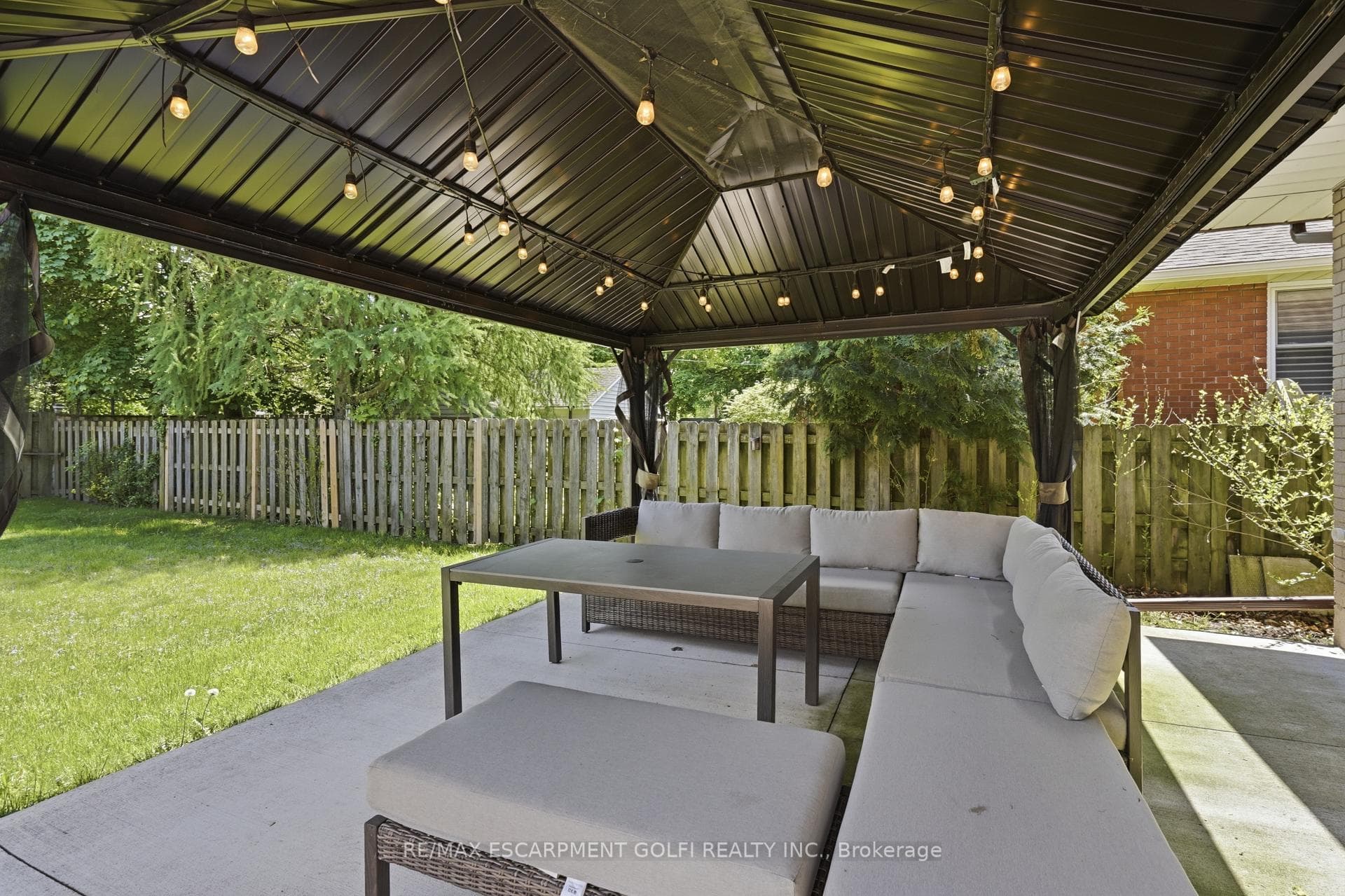 6902 Dell Avenue photo 32