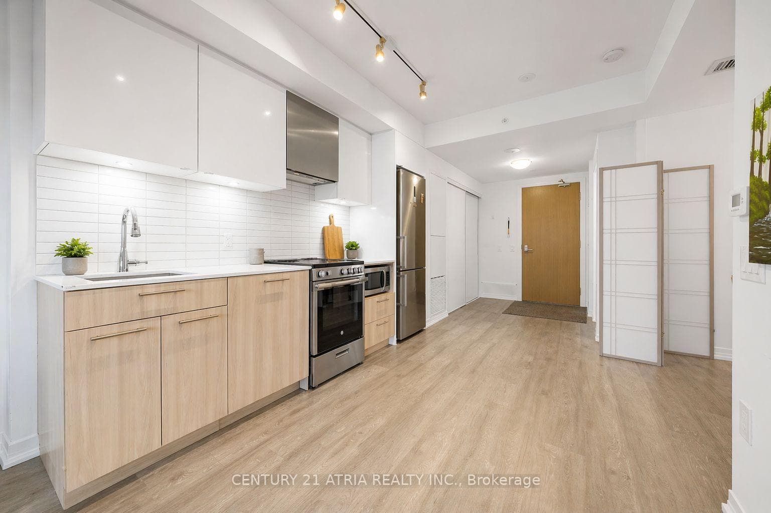251 Jarvis Street Unit 631 photo 3