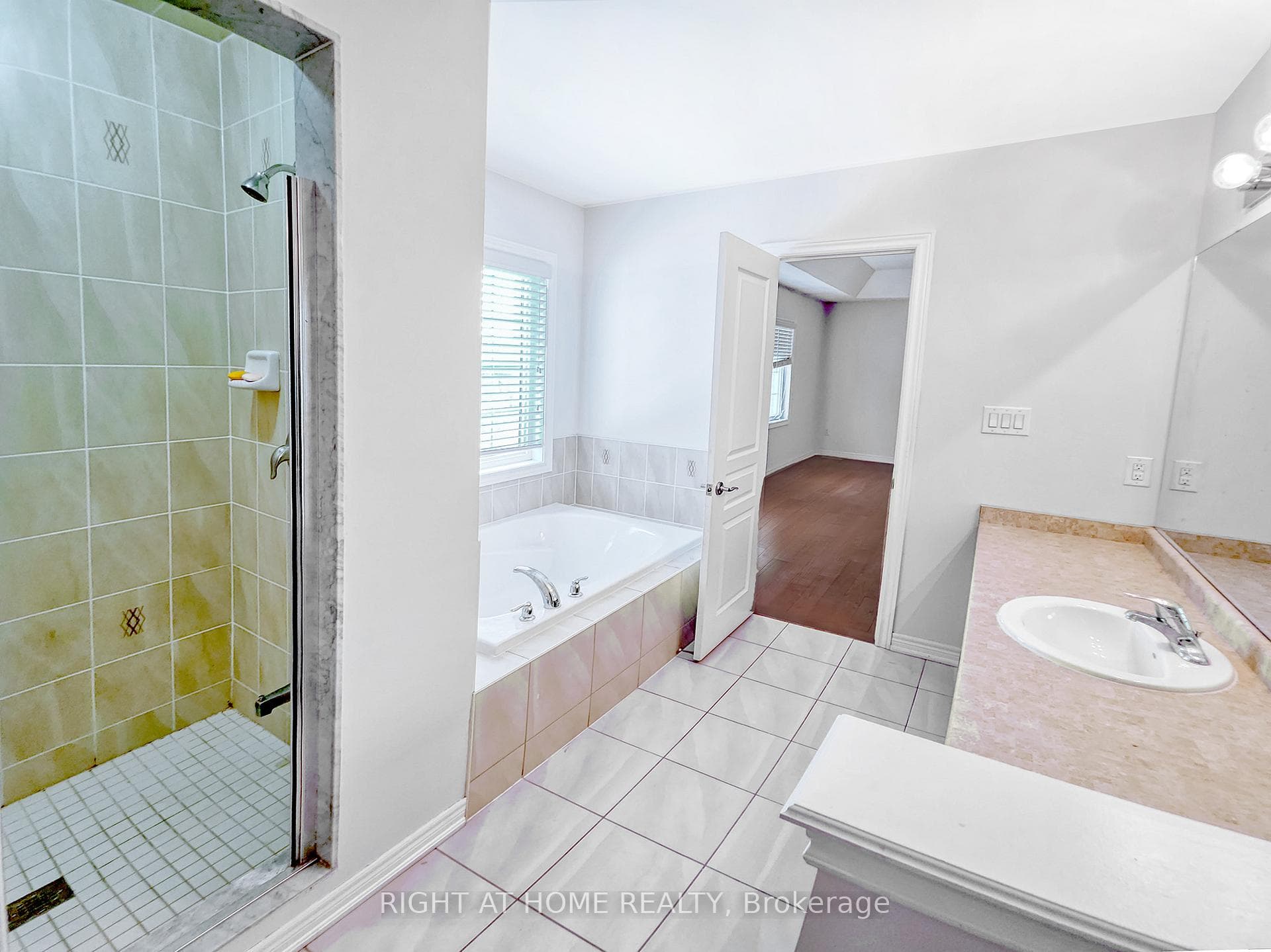 68 Elmcrest Drive photo 25