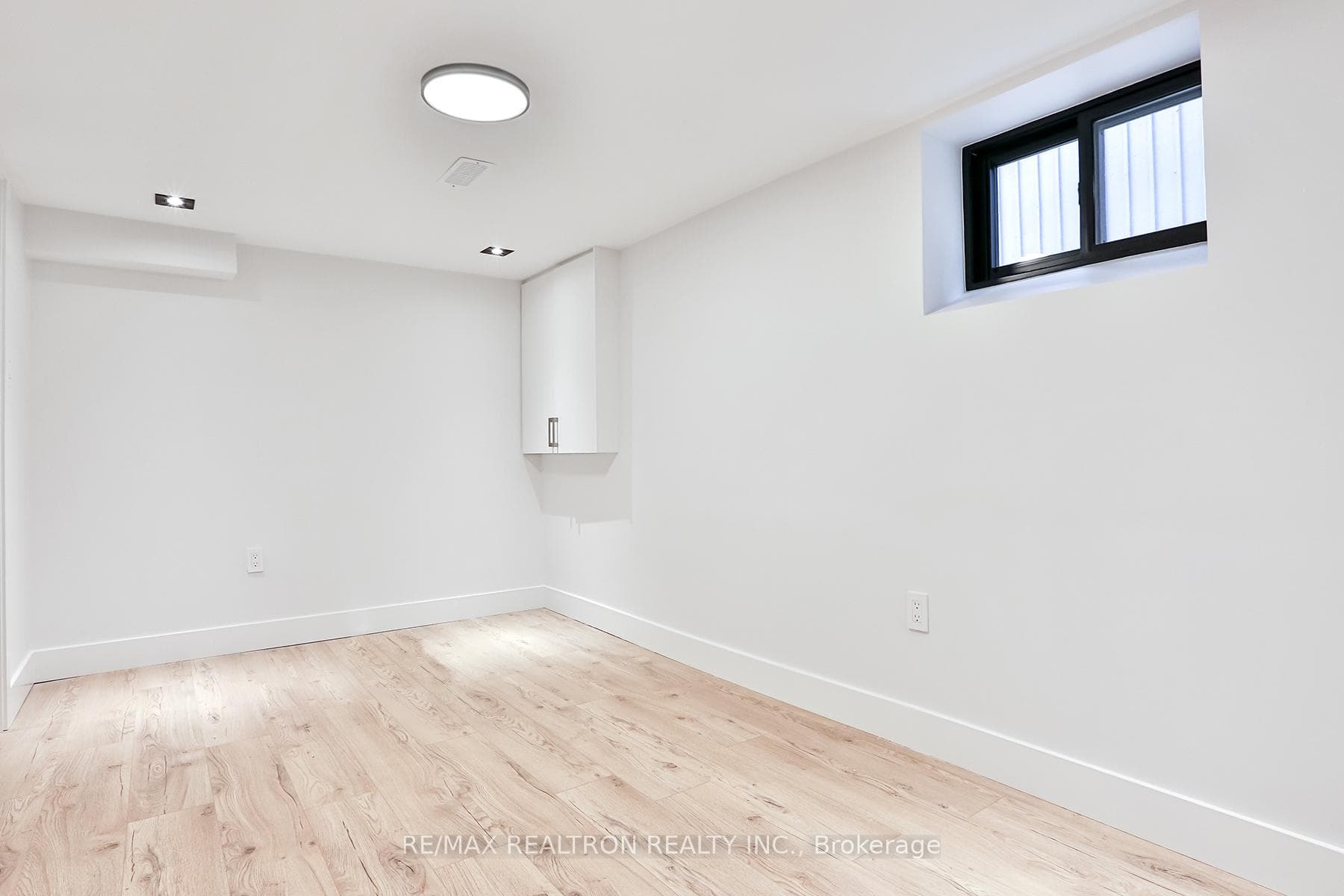 40 Salisbury Avenue photo 34