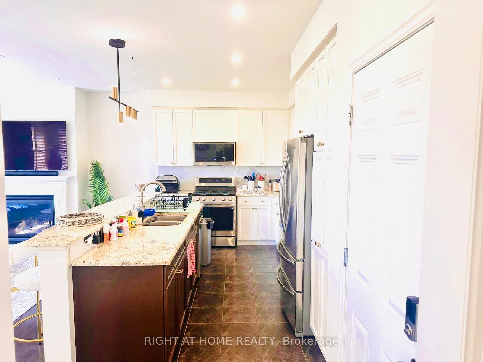 94 Forbes Terrace photo 8