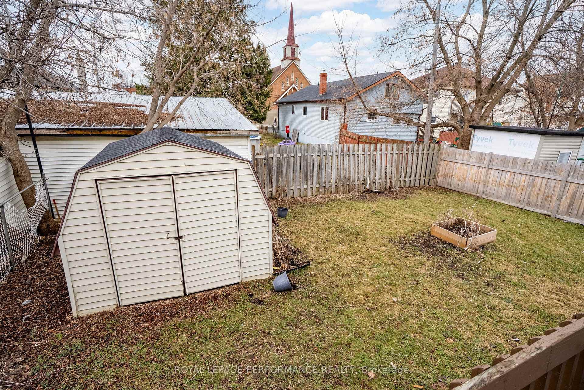 40 Cartier Avenue photo 34