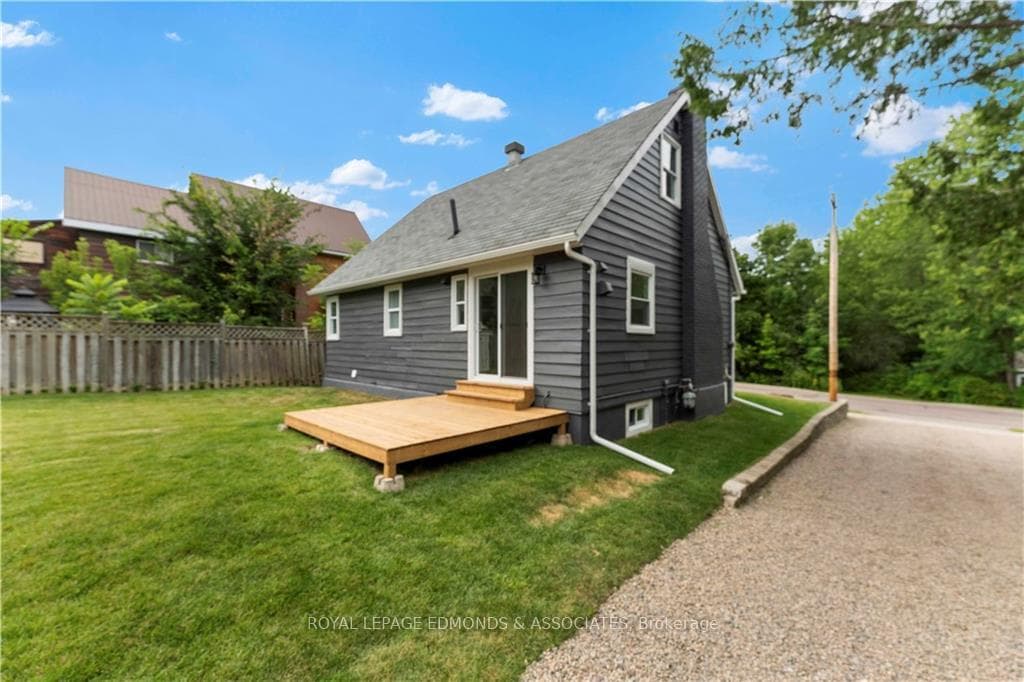 332 ALFRED Street photo 30