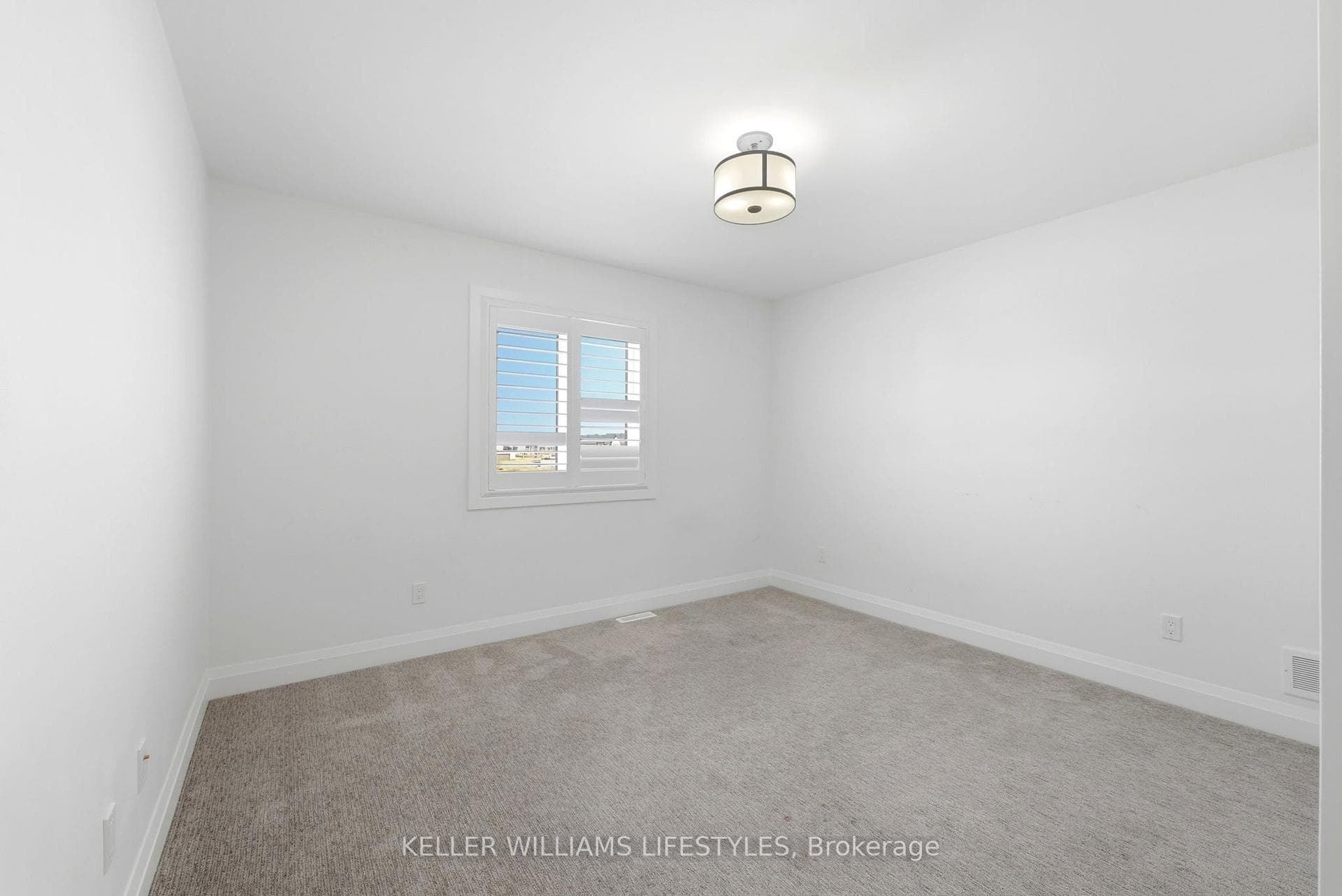 140 CRESTVIEW Drive photo 25