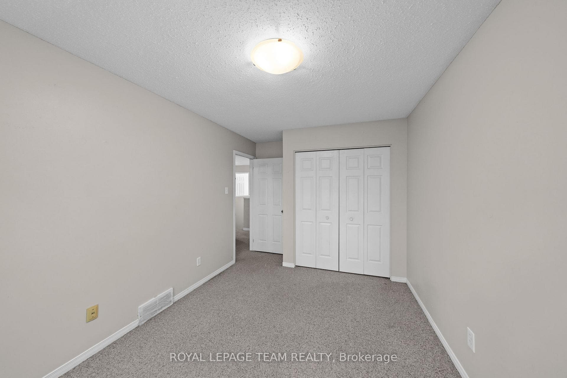 Bedroom unstaged