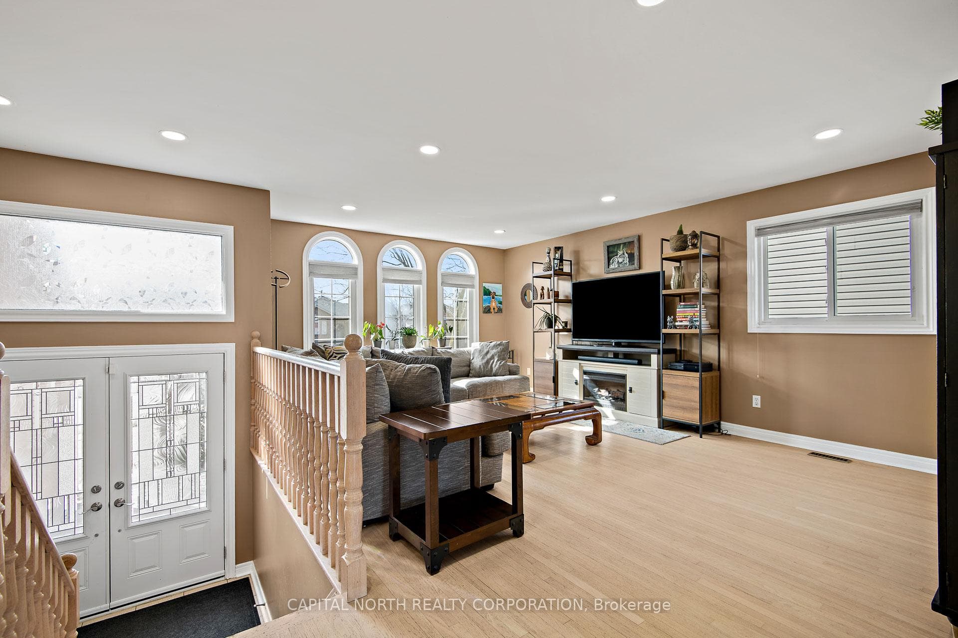 52 Mapleton Avenue photo 3