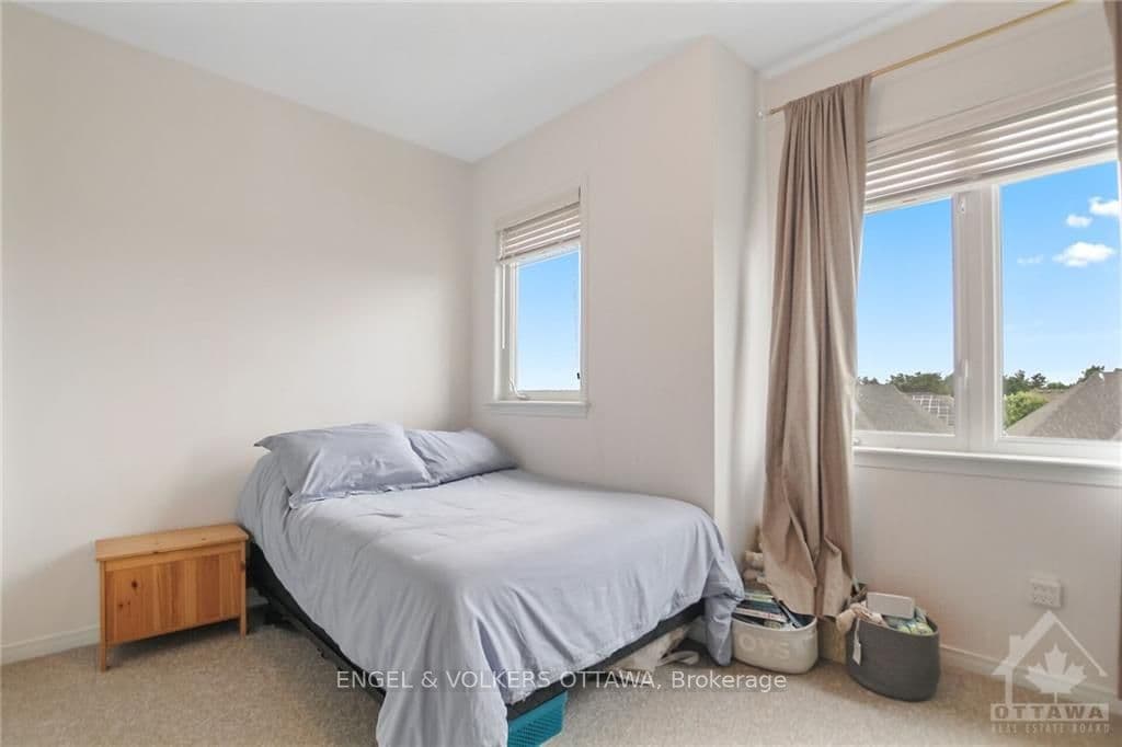 292 ESPIN Heights photo 21