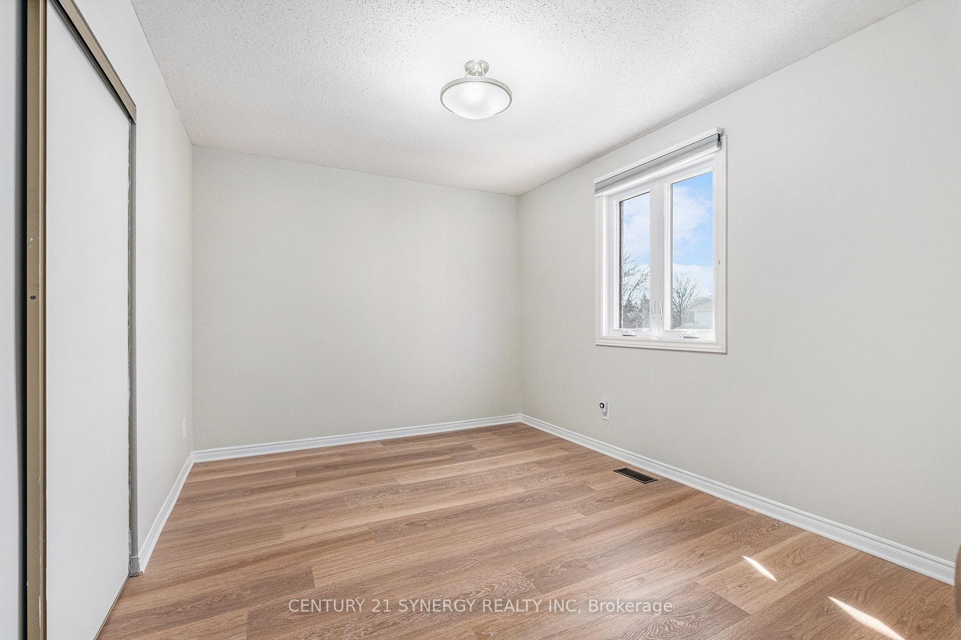 697 Apollo Way photo 27