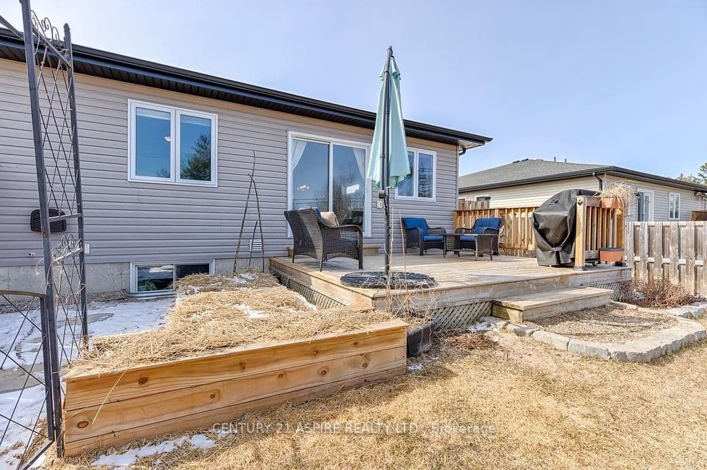 37 NOBLE Crescent photo 25