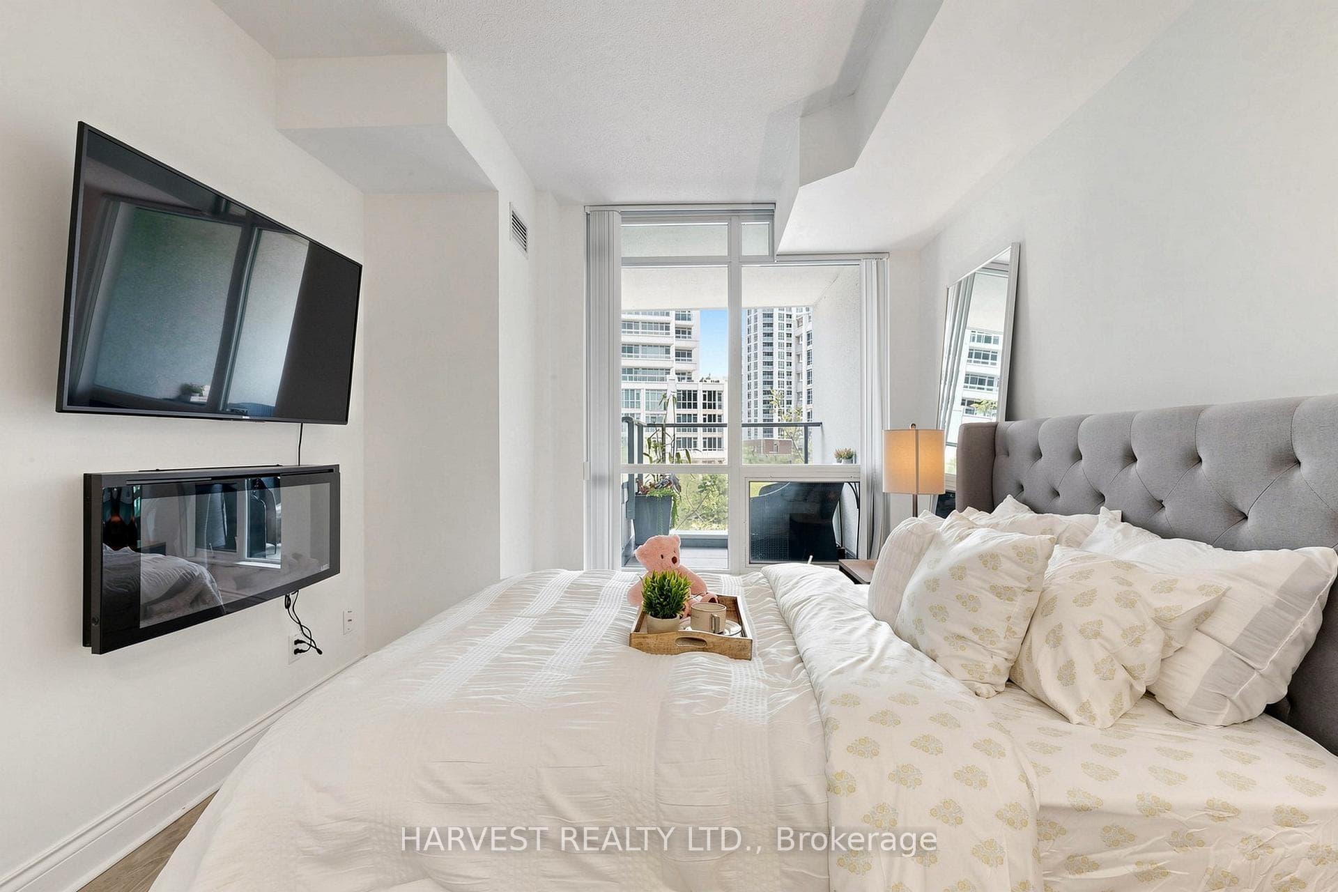 209 Fort York Boulevard Unit 380 photo 22