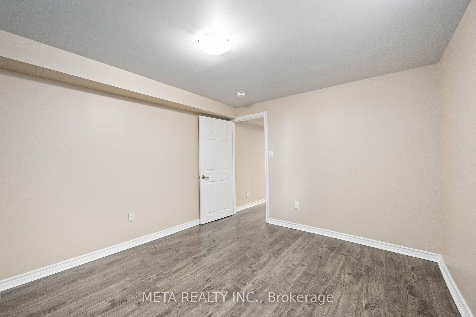 220 Bassett Boulevard Unit (Bsmt) photo 13