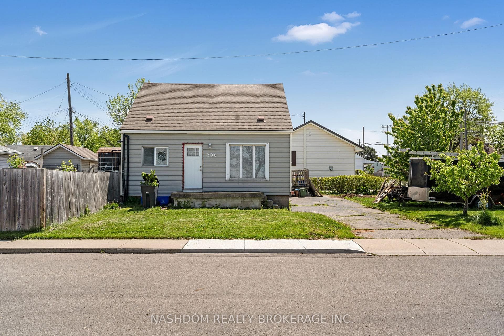 306 Adeline Avenue photo 1