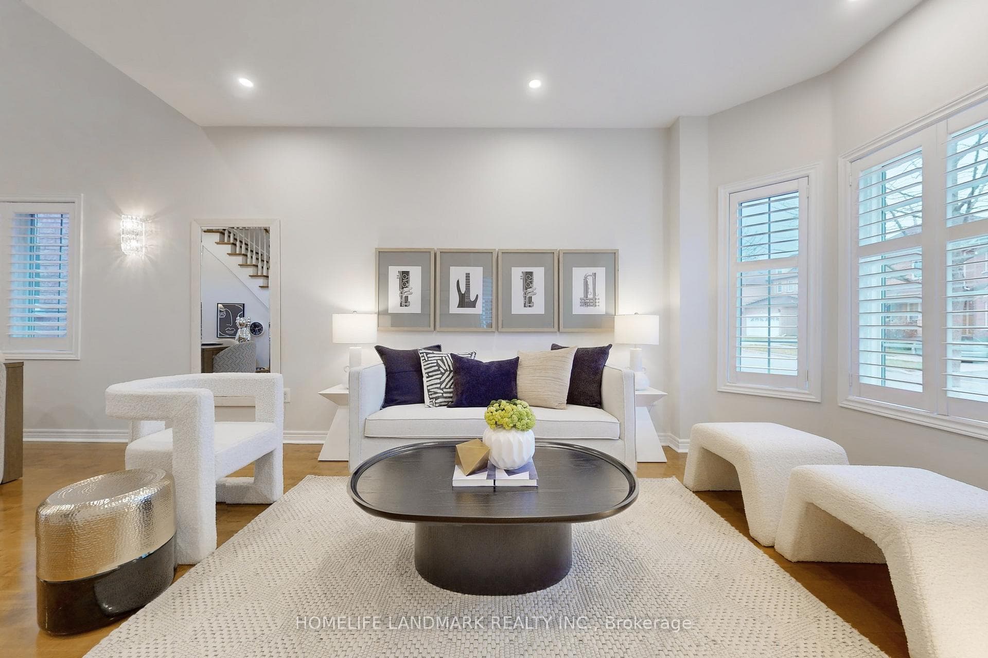 Inviting Living Room w/ 9Ft Ceiling