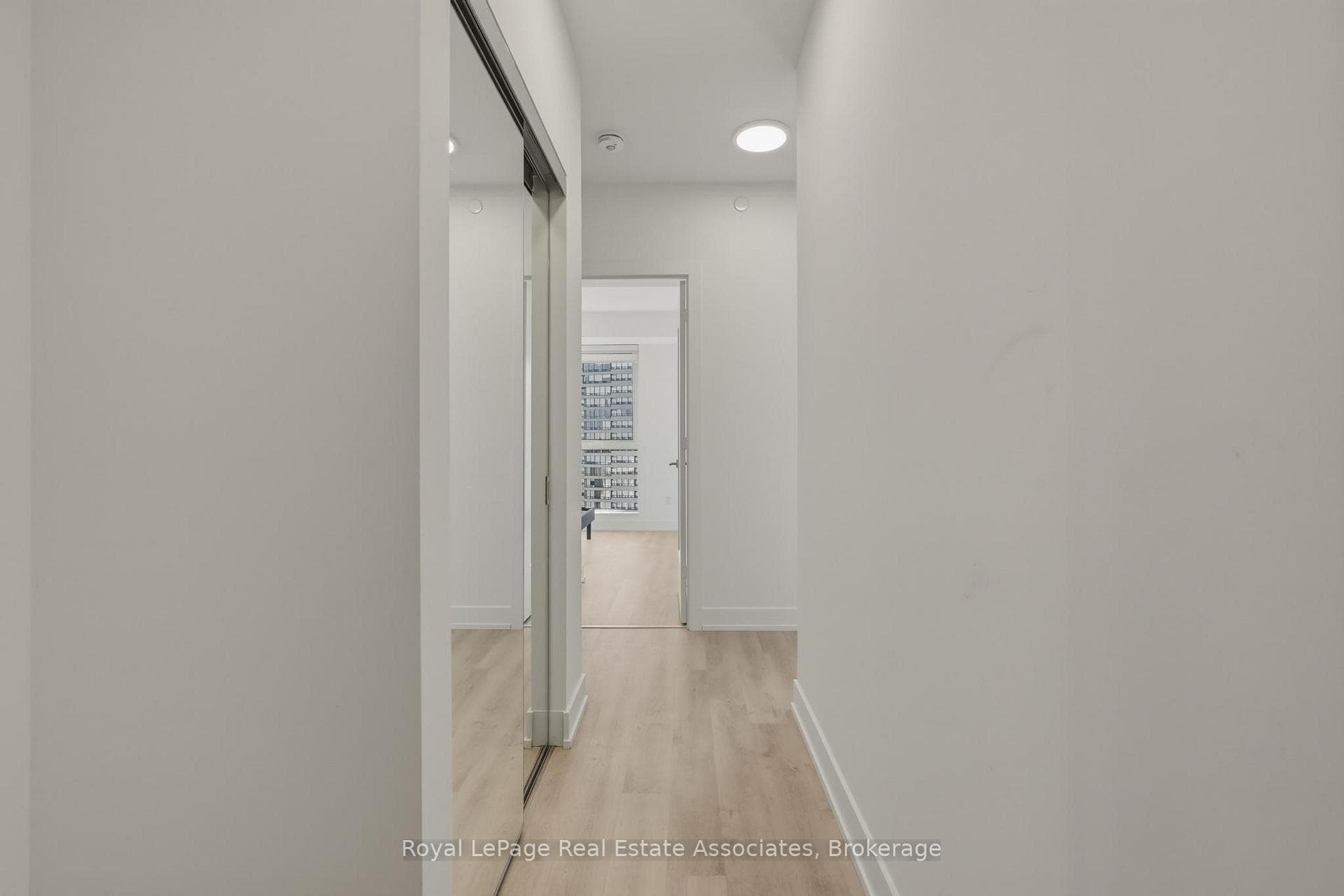 25 Cordova Avenue Unit 1804 photo 2