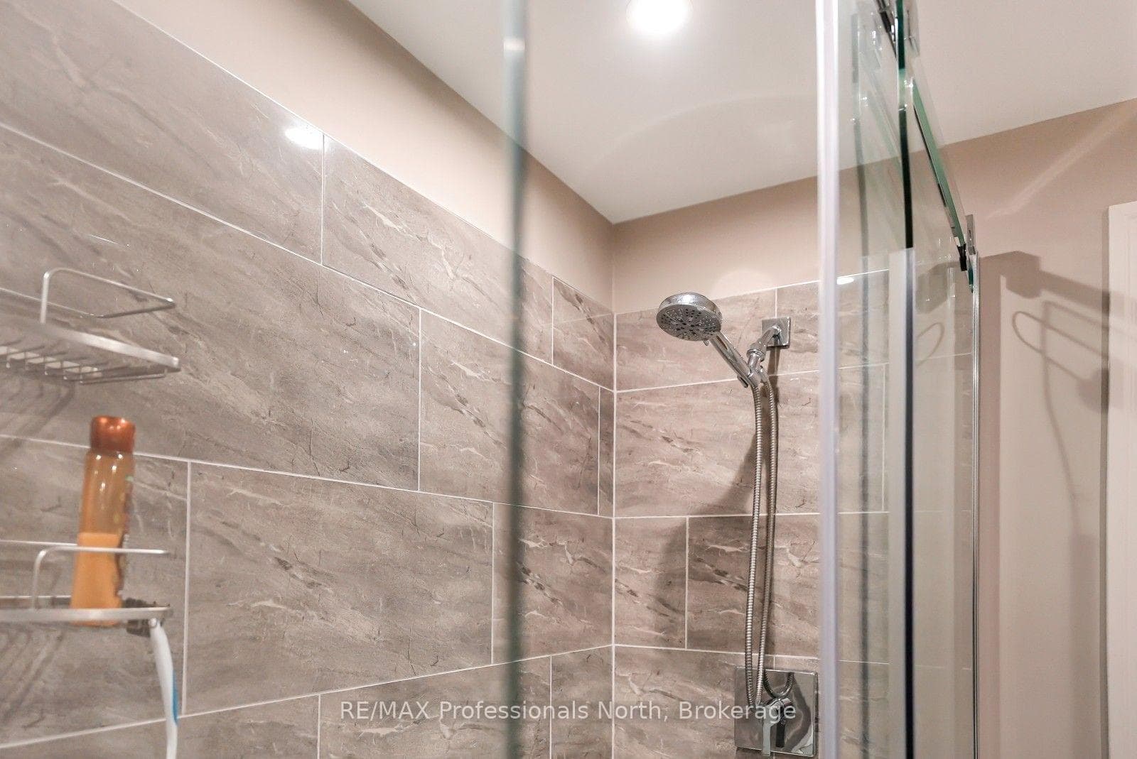 1311 Wonderland Road photo 29