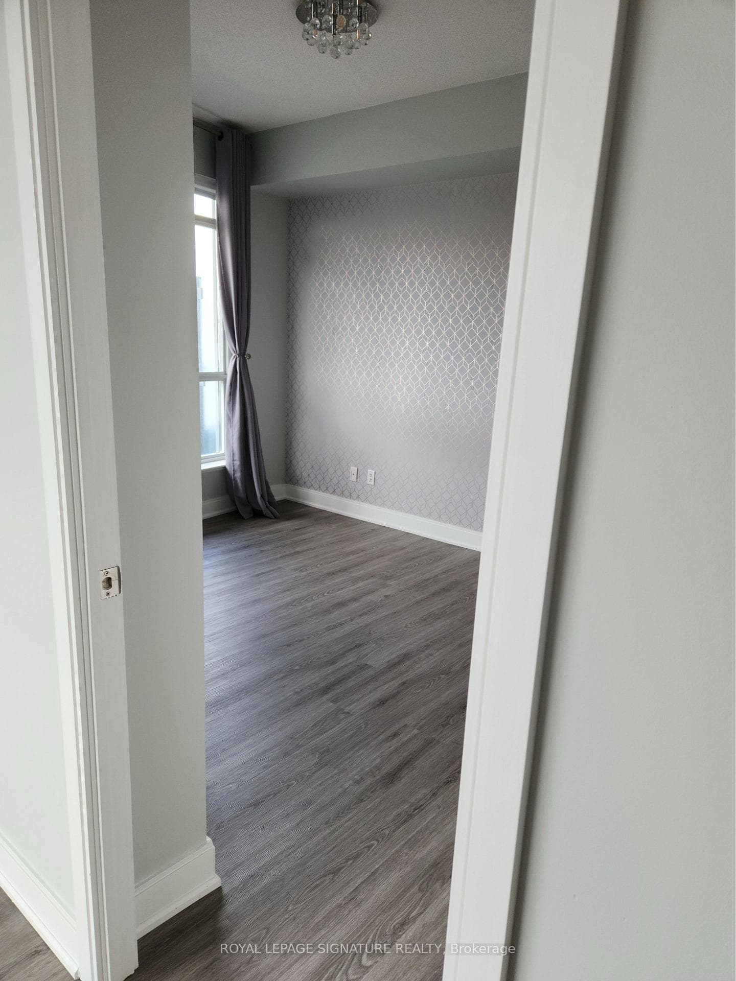 135 Village Green Square Unit 623 photo 5