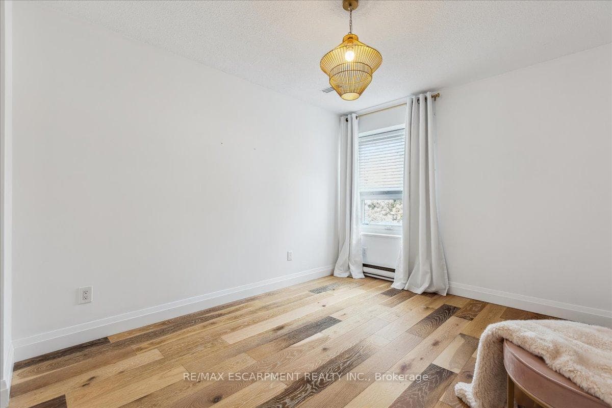 3122 Lakeshore Road Unit 2 photo 21