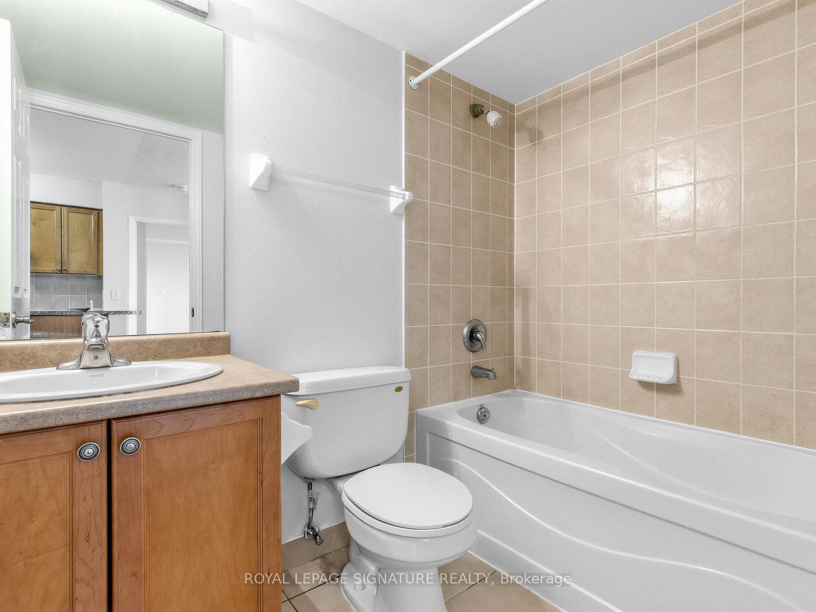 68 Grangeway Avenue Unit 1512 photo 17