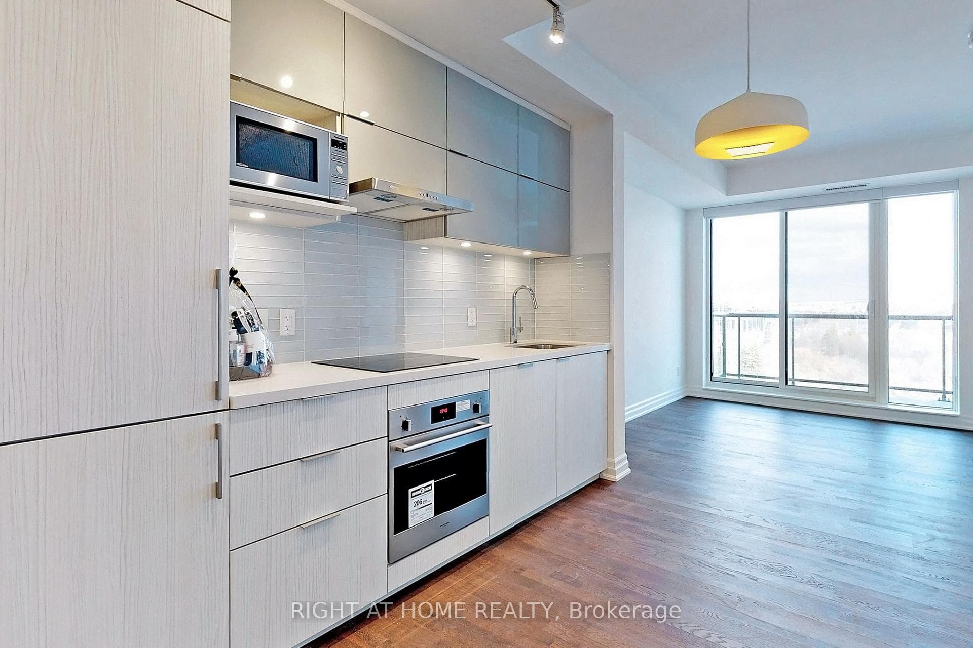 8 Rouge Valley Drive Unit 1118B photo 3