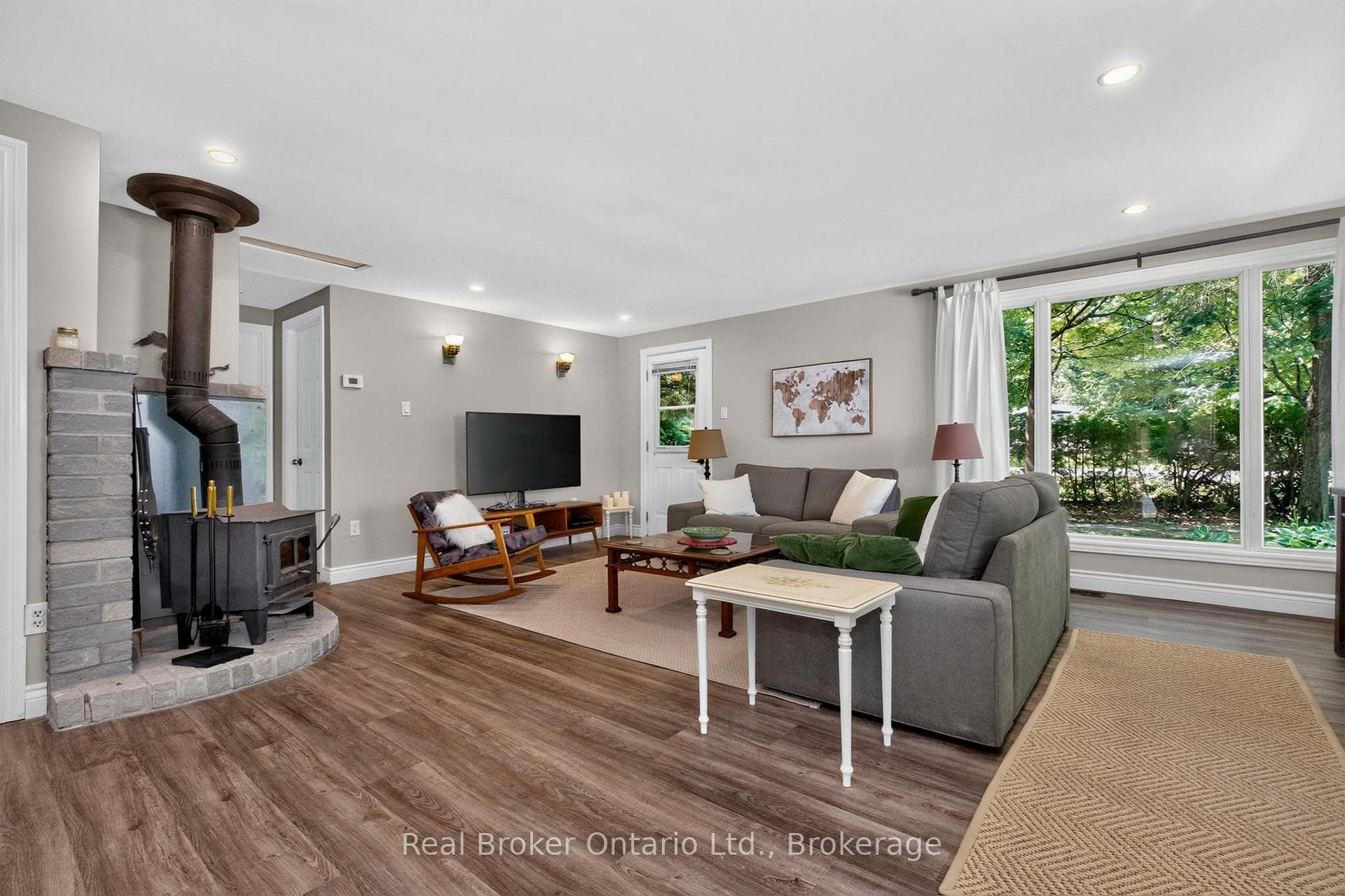 2141 Champlain Road photo 5