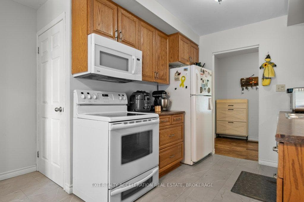 286 Barrett Boulevard photo 17