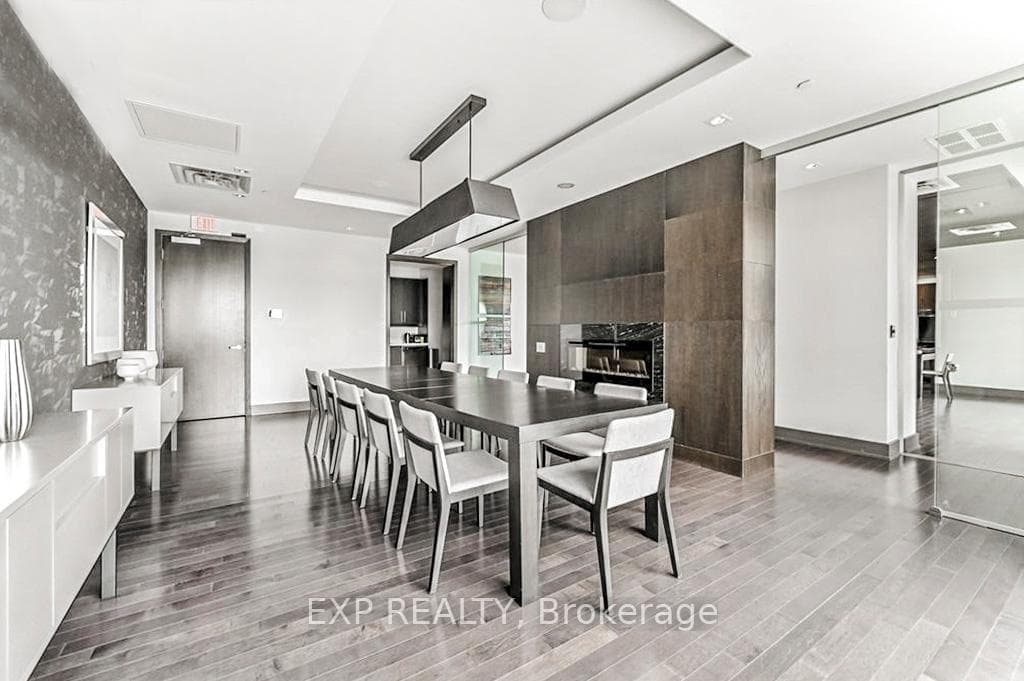 510 Curran Place Unit 810 photo 43