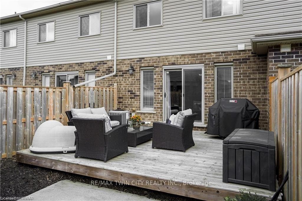 76 Meadowridge Street photo 30