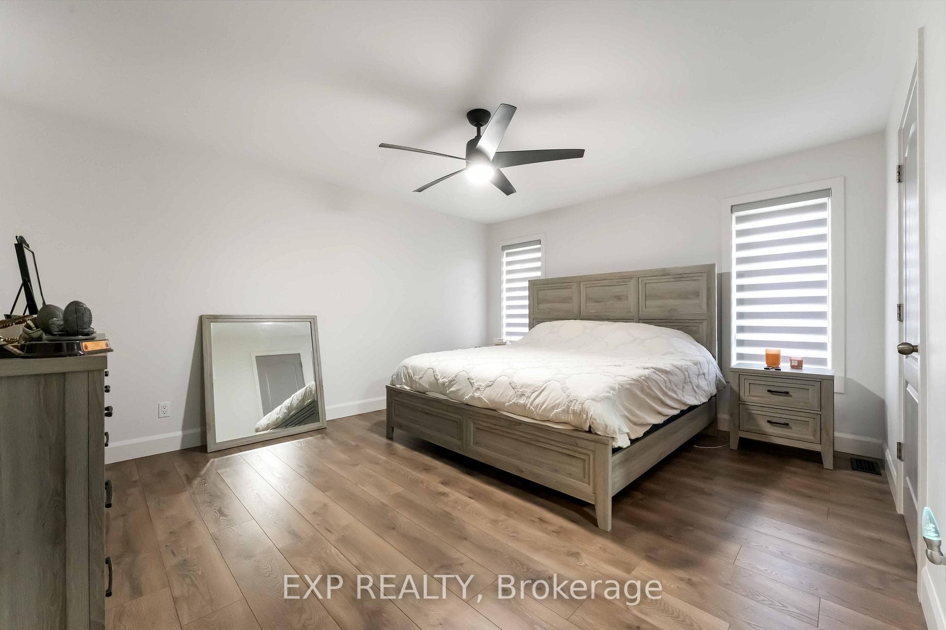 2760 Johannes Street photo 6