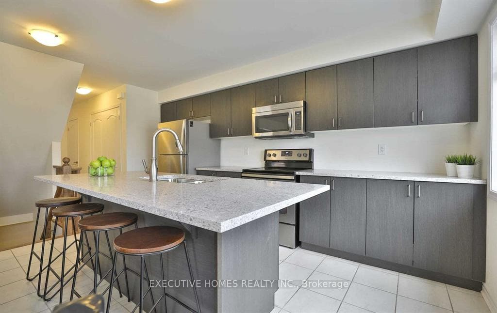288 Reis Place photo 17