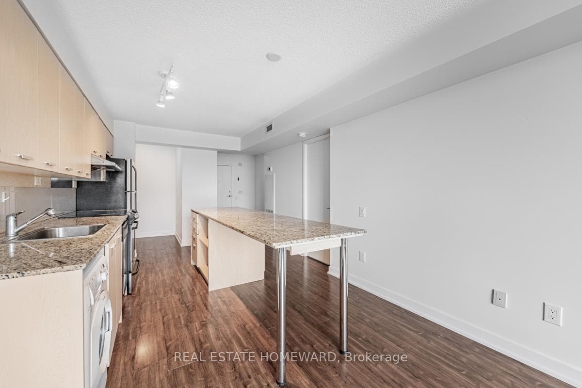 29 Singer Court Unit 510 photo 9