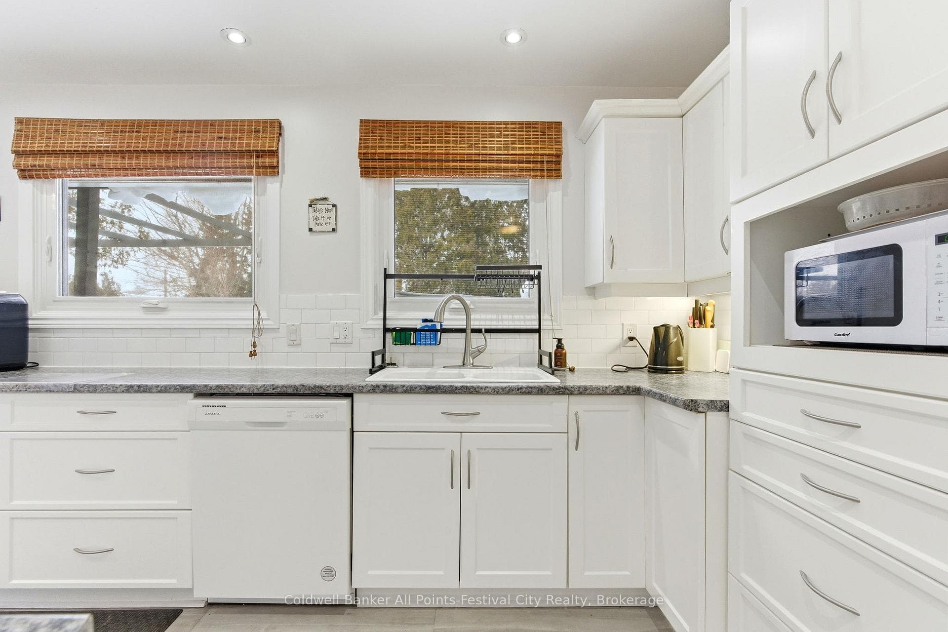 202 Bennett Street photo 16