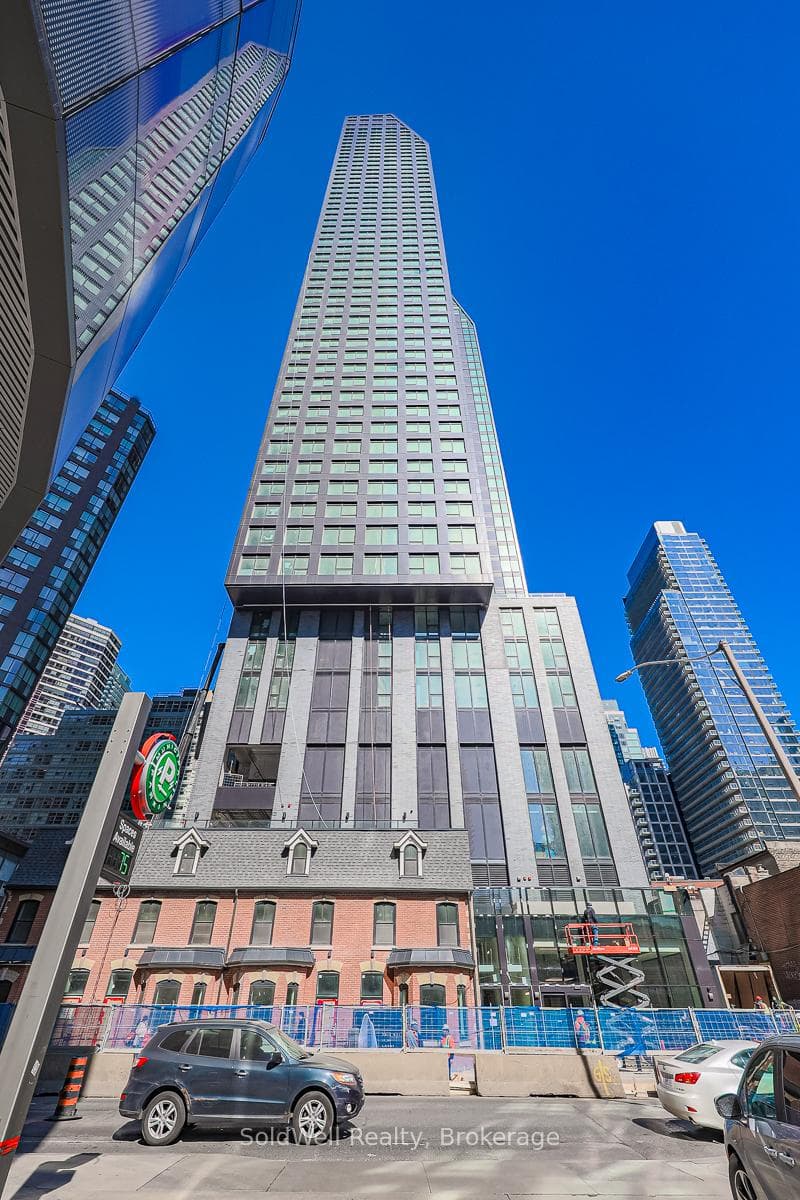 8 Wellesley Street Unit 906 photo 6