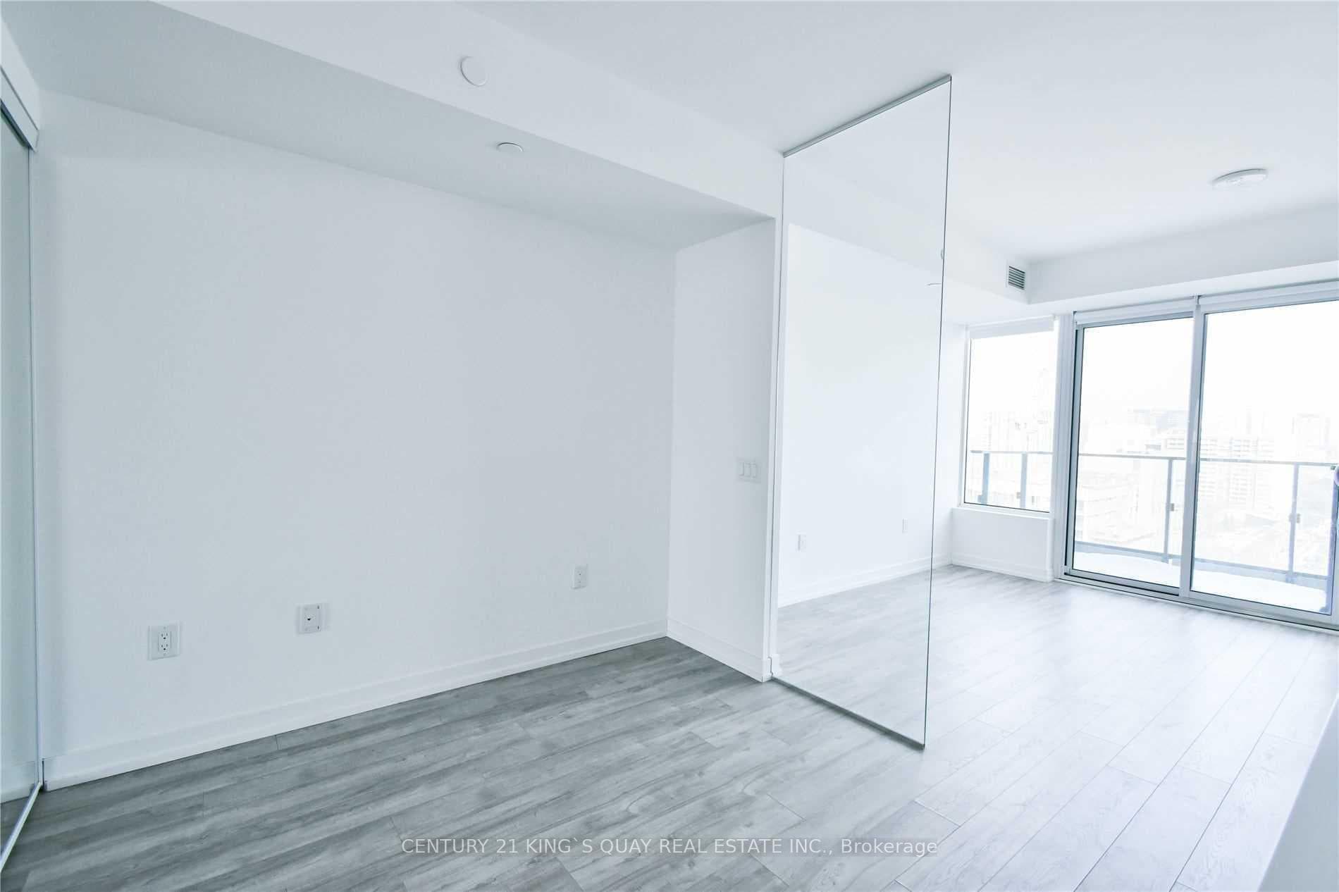 77 Shuter Street Unit 1809 photo 5