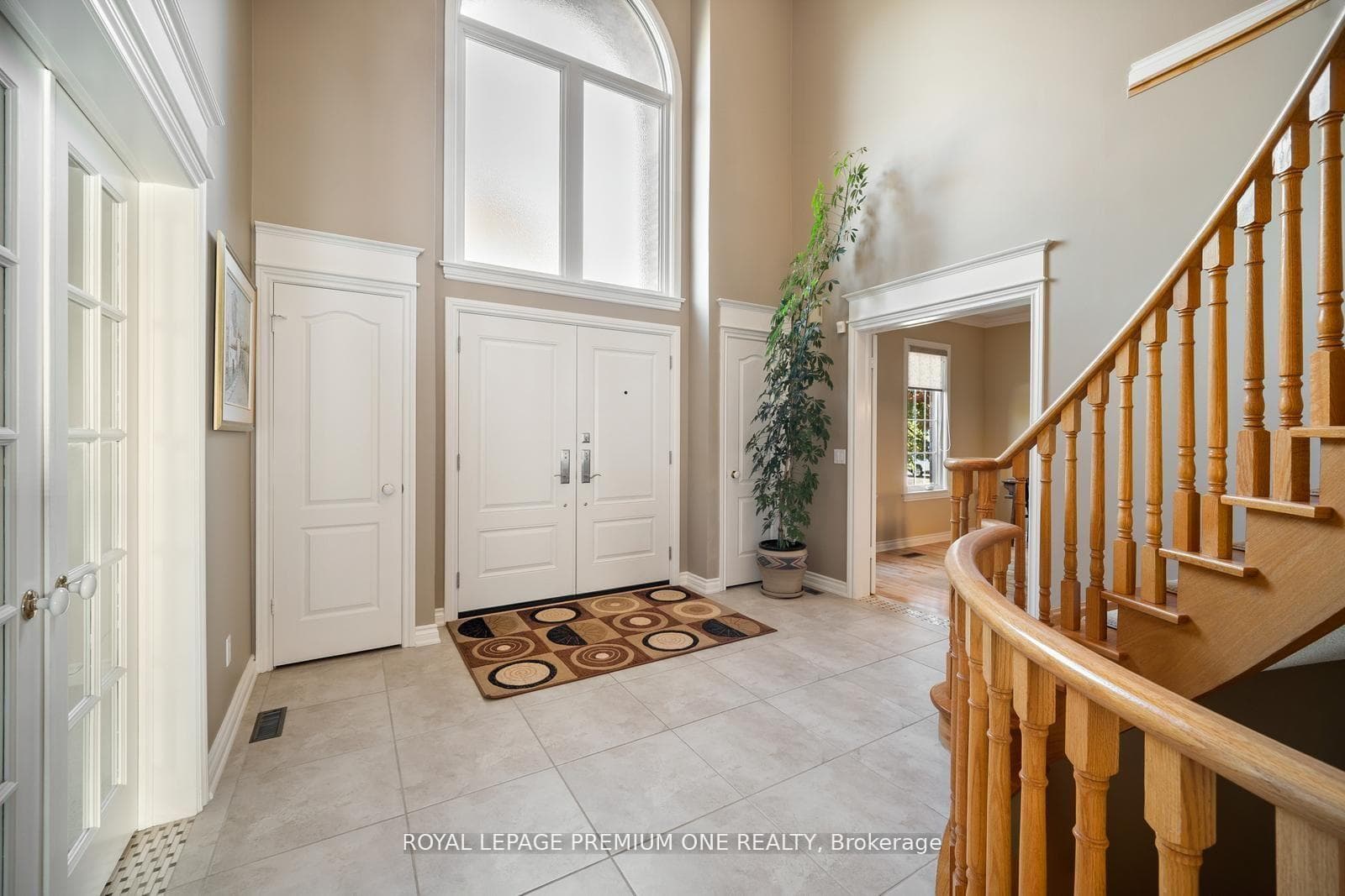 536 Village Parkway photo 4