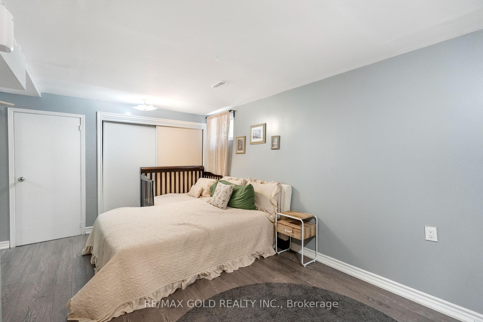 48 Maidstone Crescent photo 47