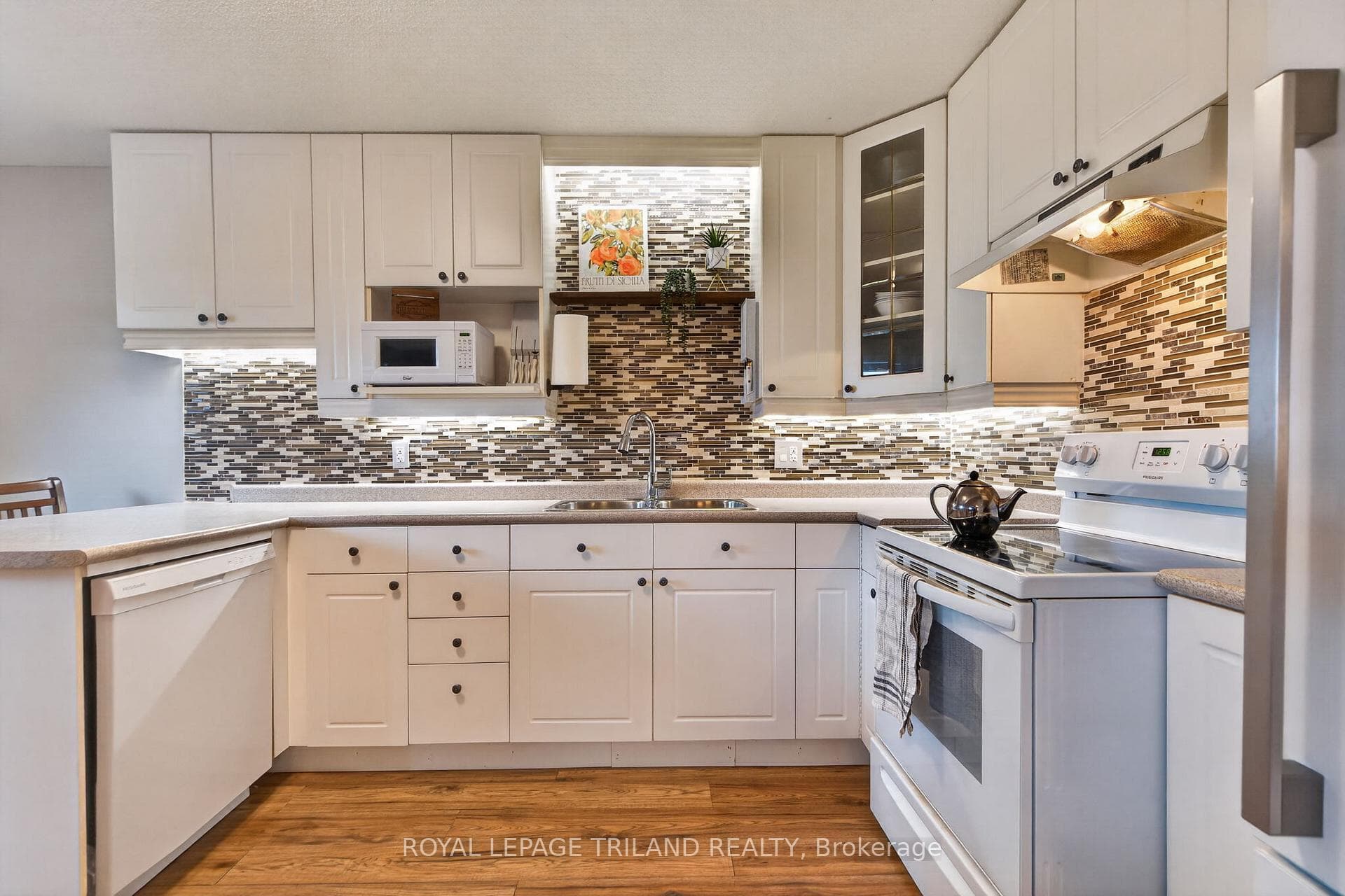 56 Parkview Crescent photo 26