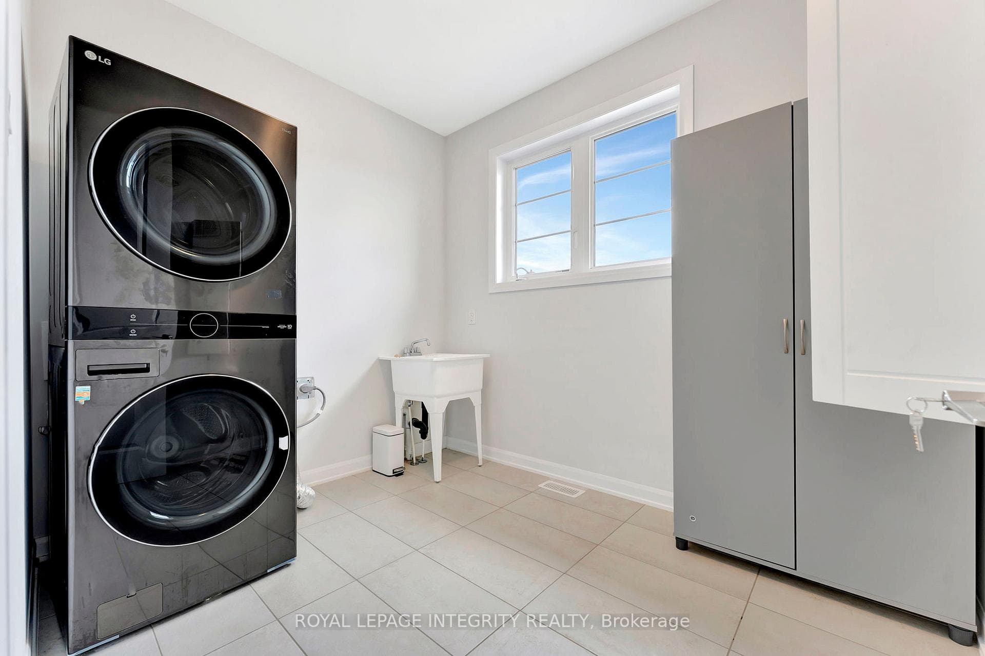 11 Ascari Road photo 29