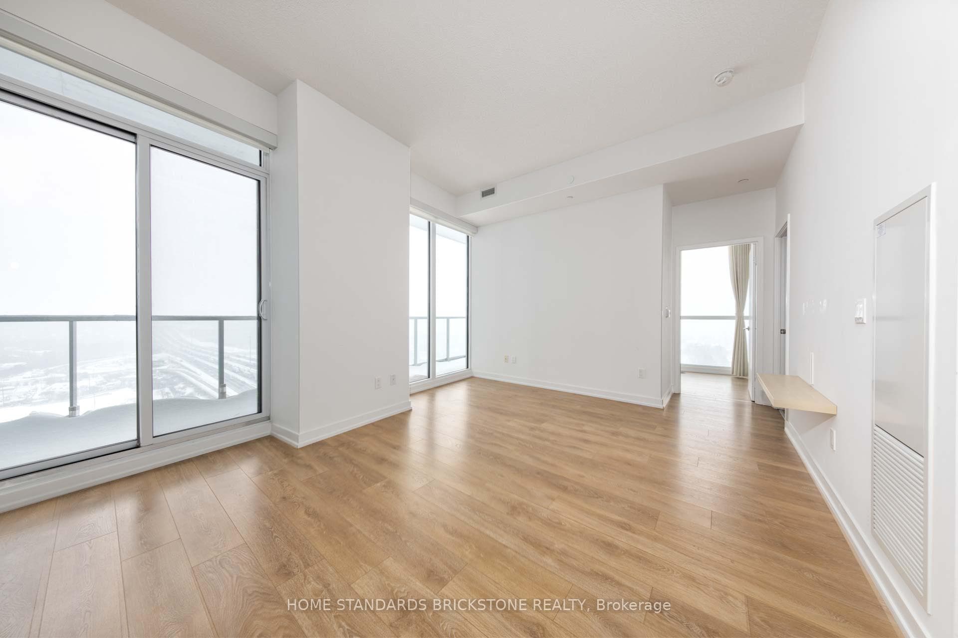 115 McMahon Drive Unit 2110 photo 6