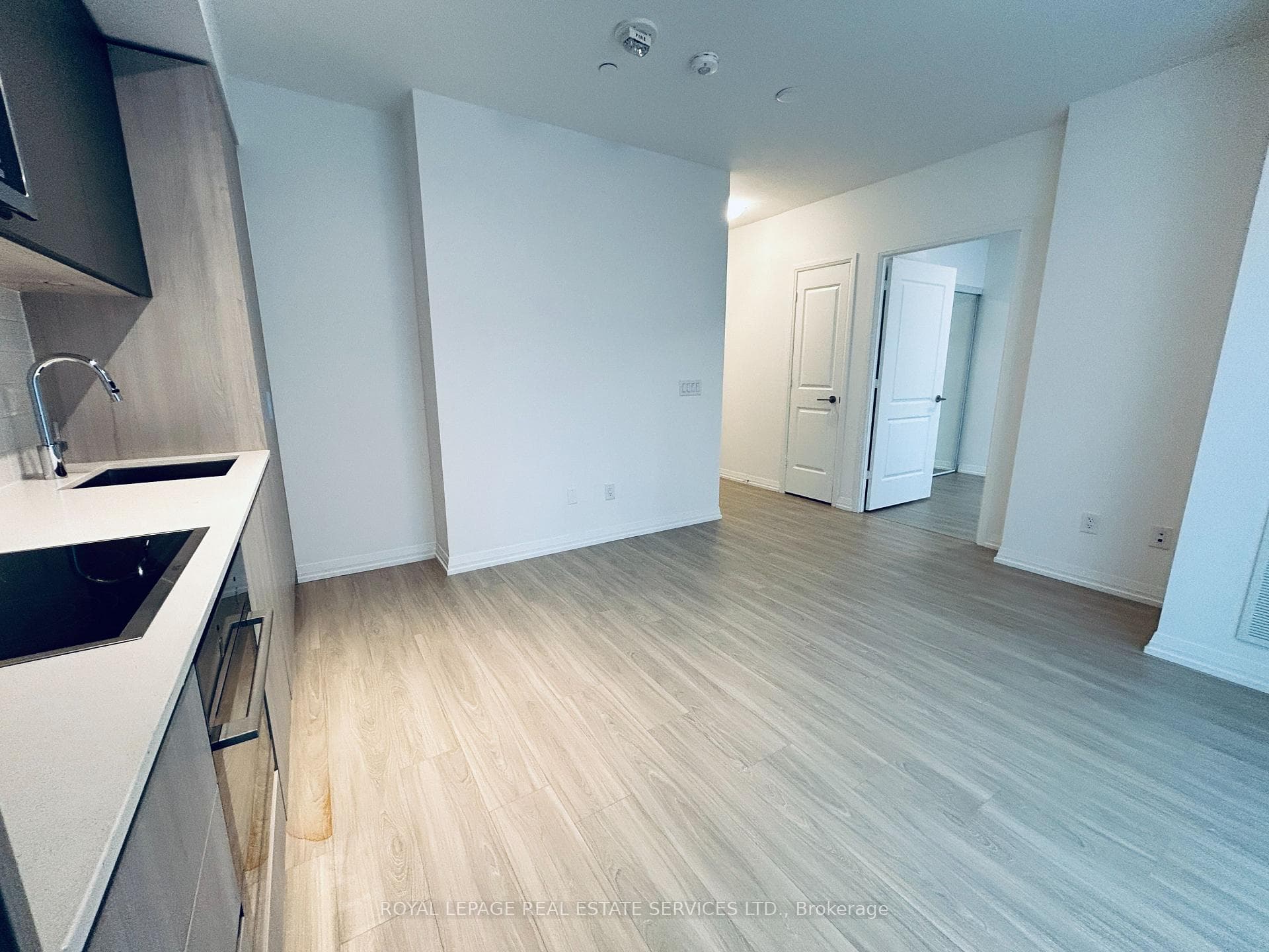 8 Widmer Street Unit 502 photo 5