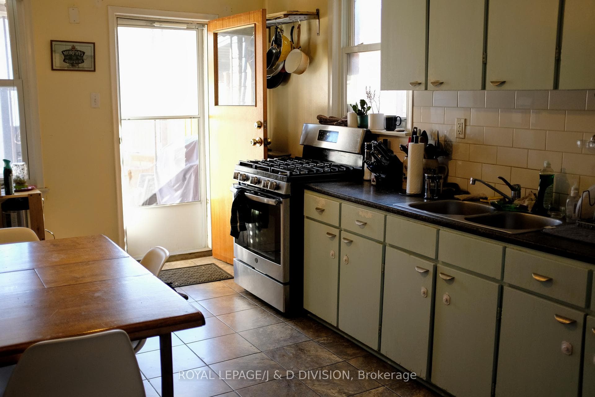 321 Euclid Avenue photo 6